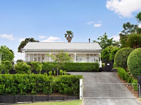 6 Makiri Street, Helensville