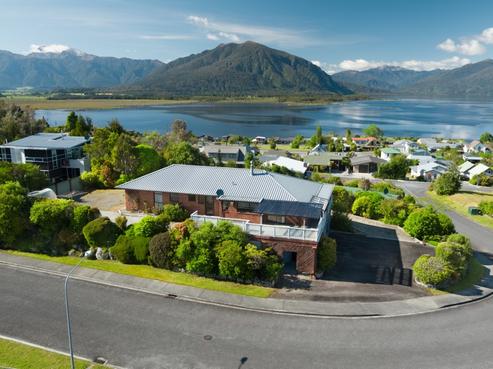 10 Brownlee Drive, Moana / Lake Brunner