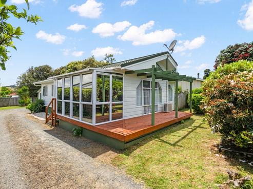 110 Paramount Parade, Tikipunga