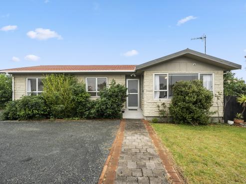 2 Hadfield Place, Paraparaumu Beach
