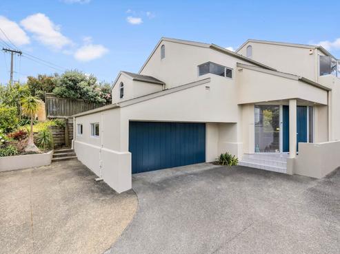 2/109 Churchill Road, Murrays Bay