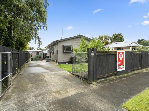 3 Newton Place, Westbrook