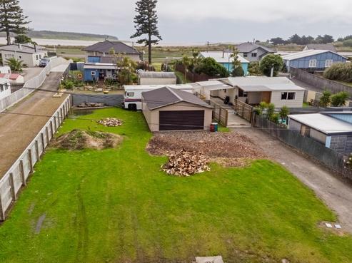 15 Hall Place, Foxton Beach