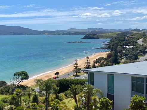 10/18 Dudley Crescent, Cable Bay