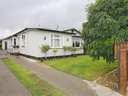 116 Maddison Street, Akina