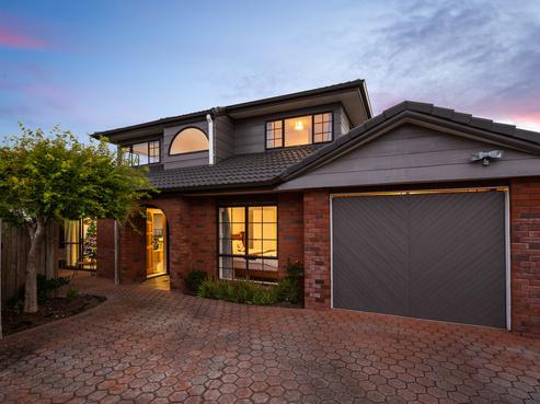 2/8 Beach Road, Orewa