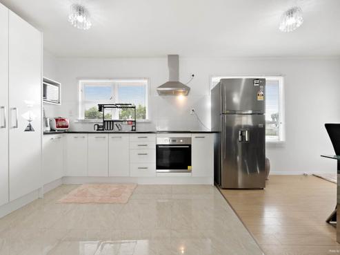 21 Hannah Road, Otara