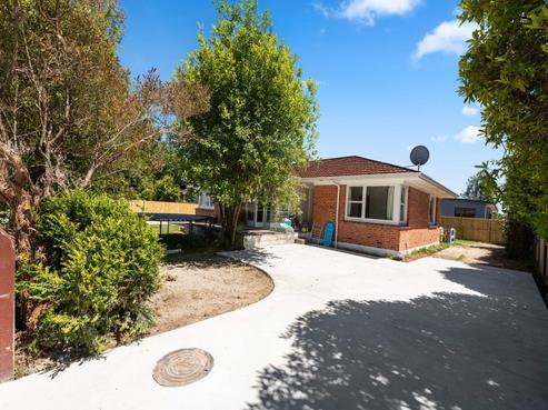 18 Kawaha Point Road, Fairy Springs