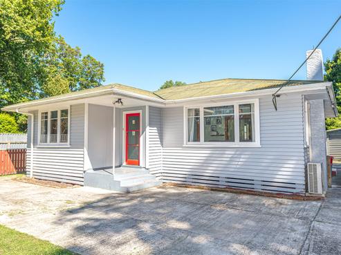 25 Riverbank Road, Okoia