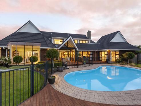 9 Oak Bay, Waikanae