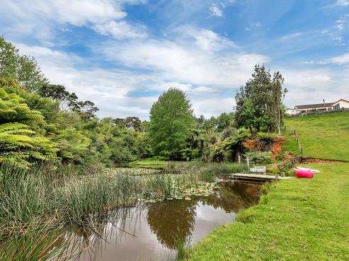 75 Pipitiwai Drive, Helensville