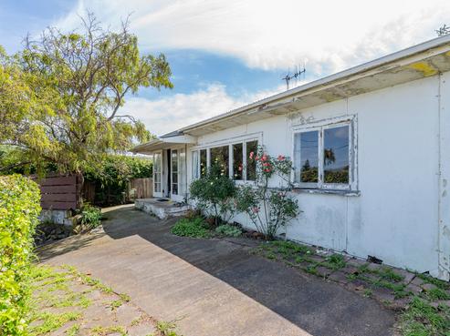 22 Wharemauku Road, Raumati Beach