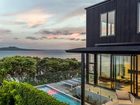 239 Beach Road, Campbells Bay