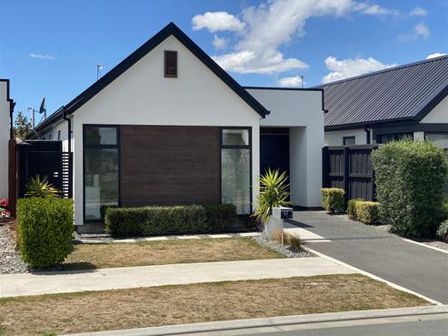 67 Faringdon Boulevard, Rolleston