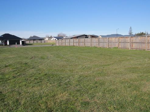 2 Picadilly Avenue, Casebrook