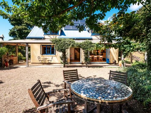 258B Orapiu Road, Waiheke Island