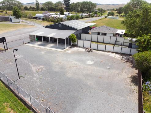 2 Back Miranda Road, Waitakaruru