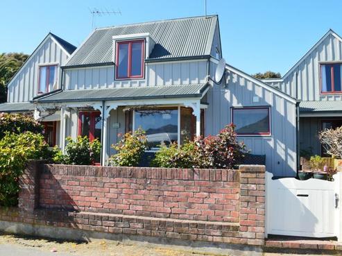 3B Beach Road, Akaroa