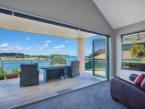 4 Bush Point Road, Cable Bay
