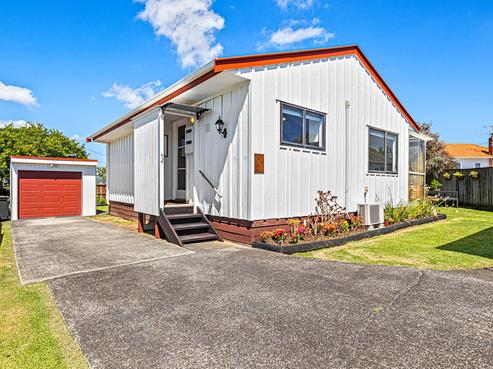2/692 Te Atatu Road, Te Atatu Peninsula