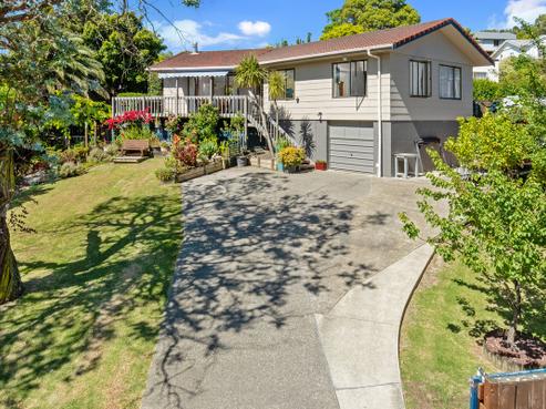 2 William Hadlow Place, Hatfields Beach