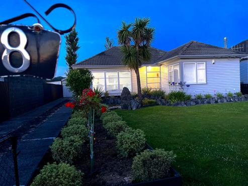 8 Russell Road, Wainuiomata