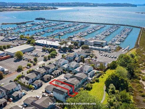 9P Clearwater Cove, West Harbour
