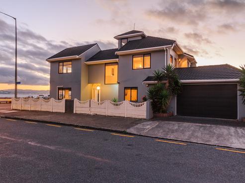 243 The Esplanade, Petone