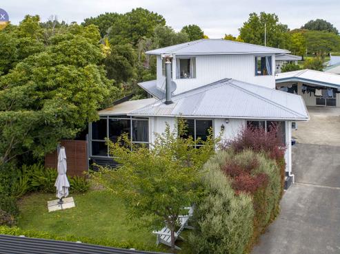 17 Robinson Crescent, Tamatea