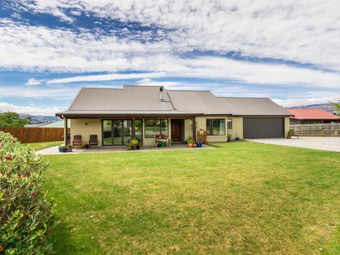 17 Frye Crescent, Albert Town