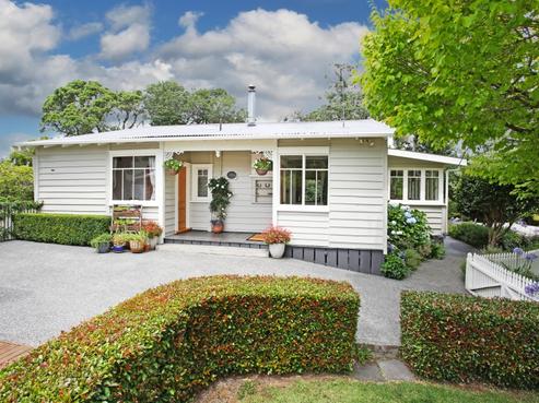 1 Thorps Quarry Road, Clevedon