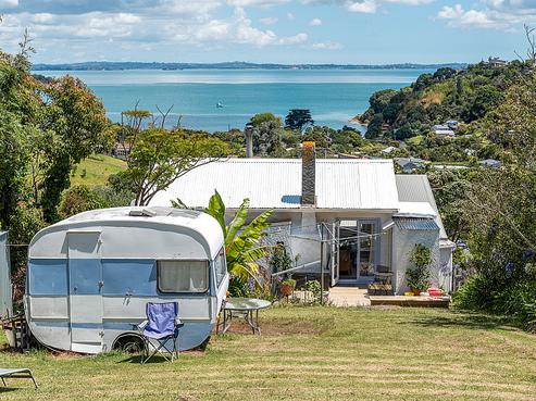 17 Moana Avenue, Surfdale