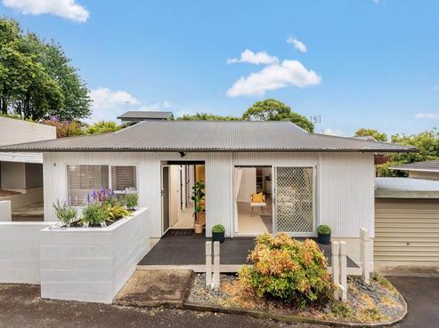 2/17 Vida Place, Howick