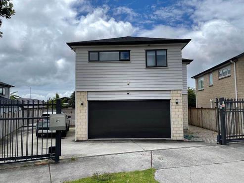 21 Bordeaux Parade, Te Atatu South