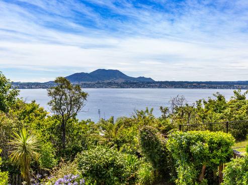 15 Scenic Heights, Acacia Bay