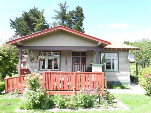13 Earthquake Road, Duntroon