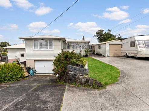 11 Matipo Road, Te Atatu Peninsula