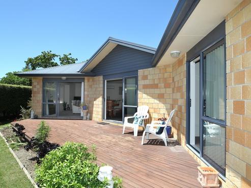 618A Park Road South, Akina