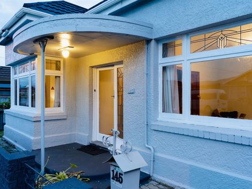 145 Macandrew Road, South Dunedin