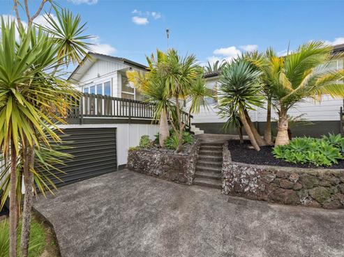 49 Vandeleur Avenue, Birkdale