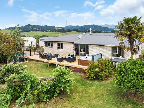 1572 Millbrook Road, Otamatea Surrounds