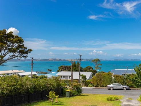 5 Mera Road, Algies Bay