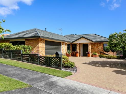5 Ashmore Drive, Frankleigh Park