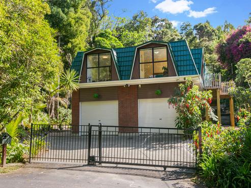 12 Valley Road, Titirangi