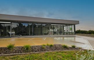 New Trade Retail Hub on Spa Road