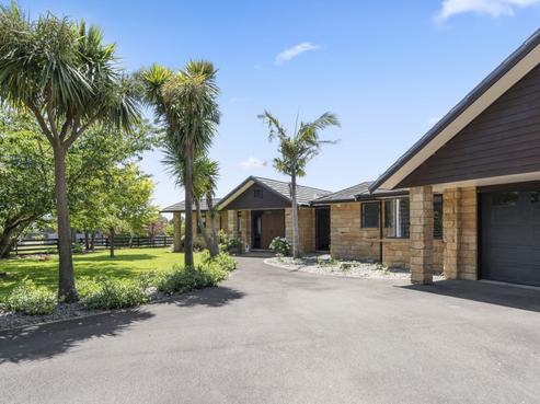 64 Mcgiven Drive, Frankleigh Park