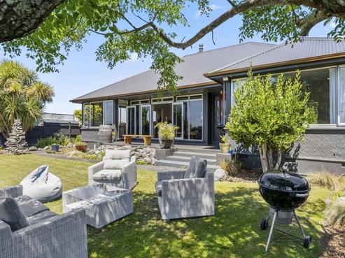63 South Road, Blagdon