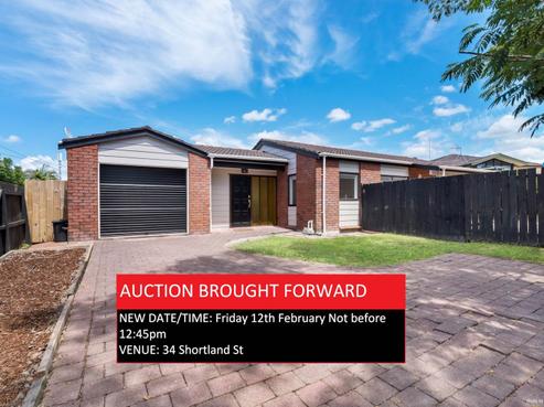 2/14 Roberts Road, Te Atatu South