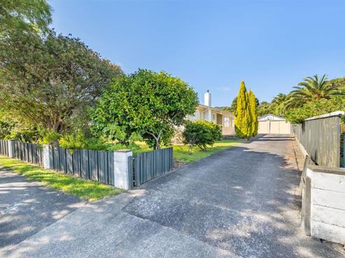 11 Kawatiri Grove, Wainuiomata