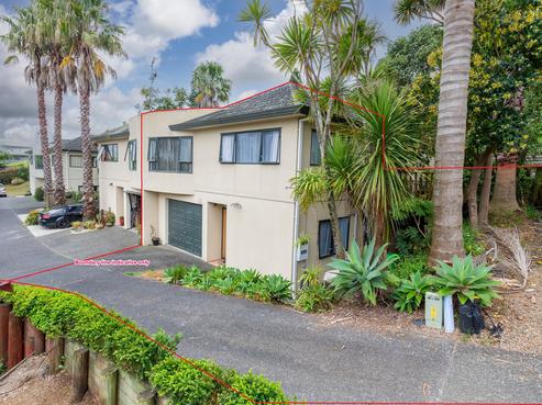 4/15 Cape Hill Road, Pukekohe
